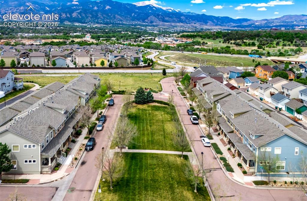 Image 33 of 39: Minutes to I-25, west-side hiking trails, and downtown.