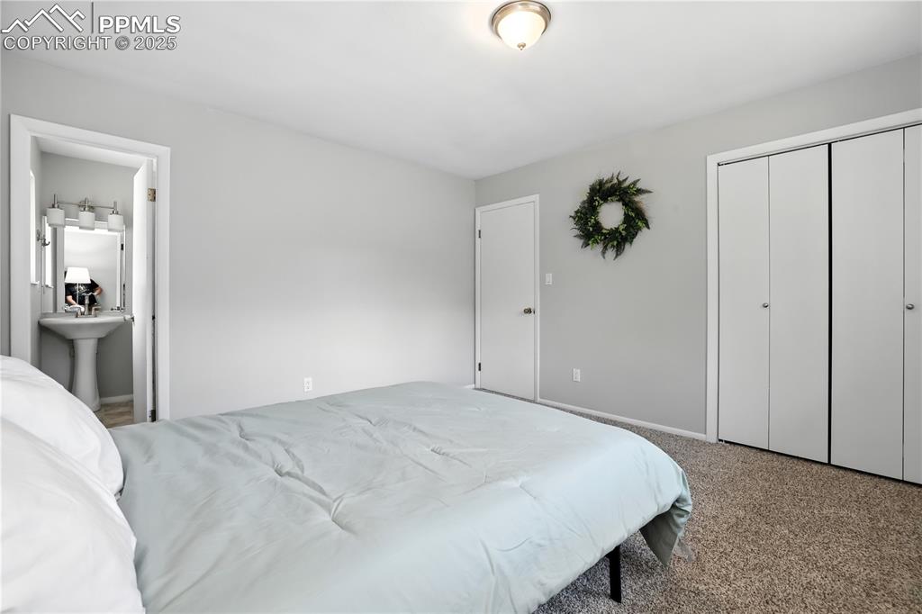 Image 19 of 36: Master Bedroom