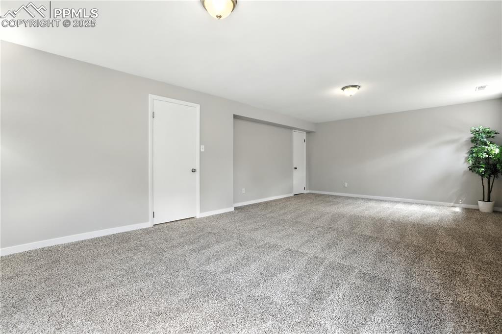 Image 24 of 36: Bedroom