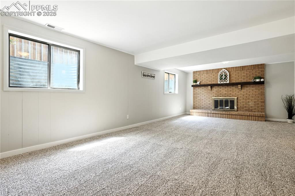 Image 28 of 36: Family Room