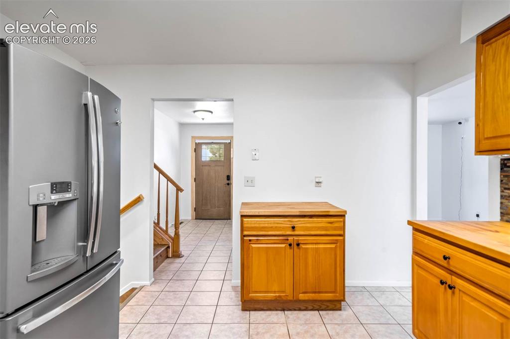 Image 11 of 50: Kitchen