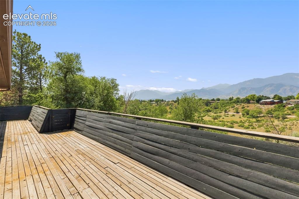 Image 4 of 46: Deck