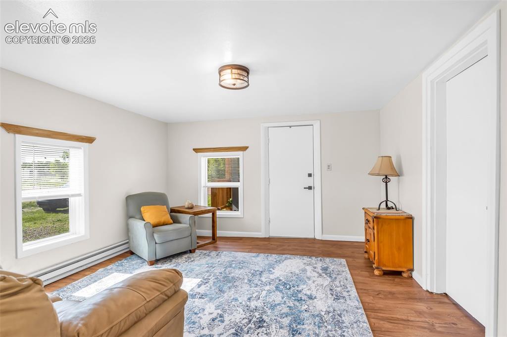 Image 8 of 27: Sitting Room