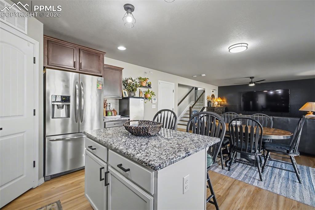 Image 15 of 39: Kitchen