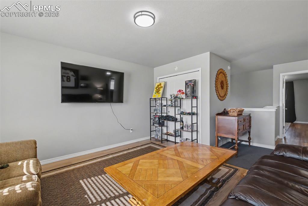 Image 17 of 39: Kitchen