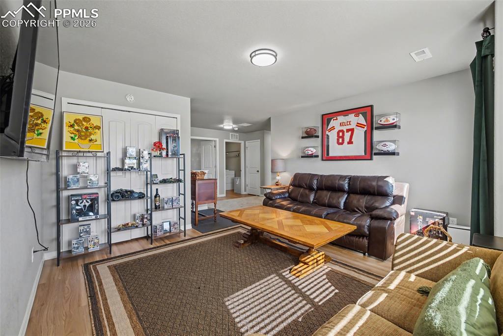 Image 20 of 39: Loft