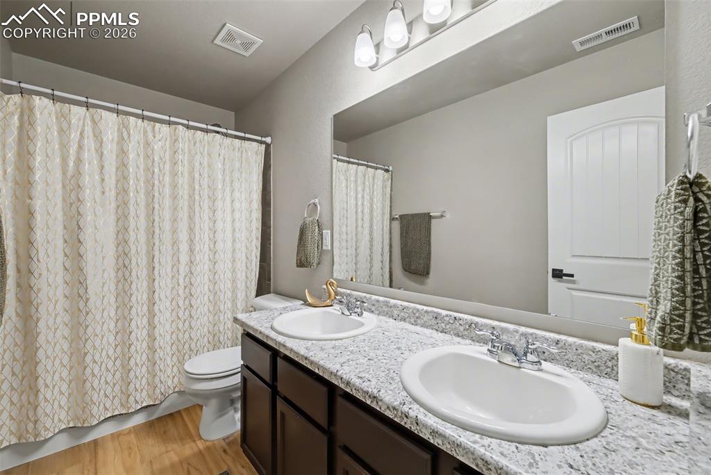 Image 30 of 39: Bedroom