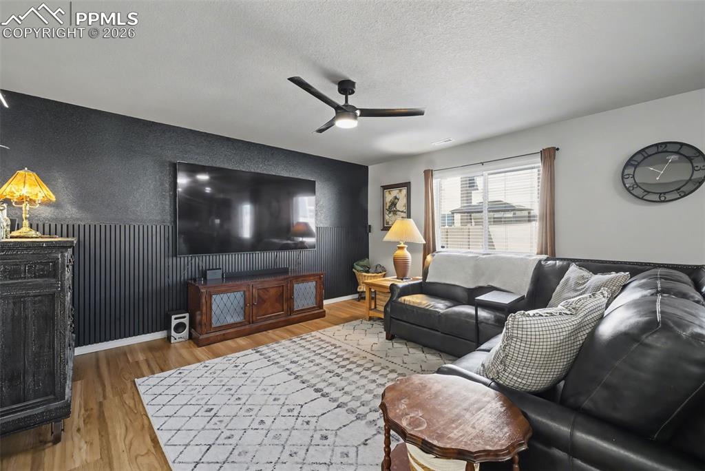 Image 6 of 39: Family Room