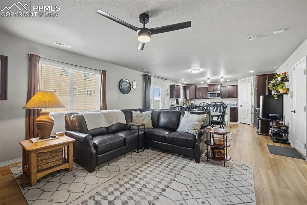 Image 7 of 39: Family Room