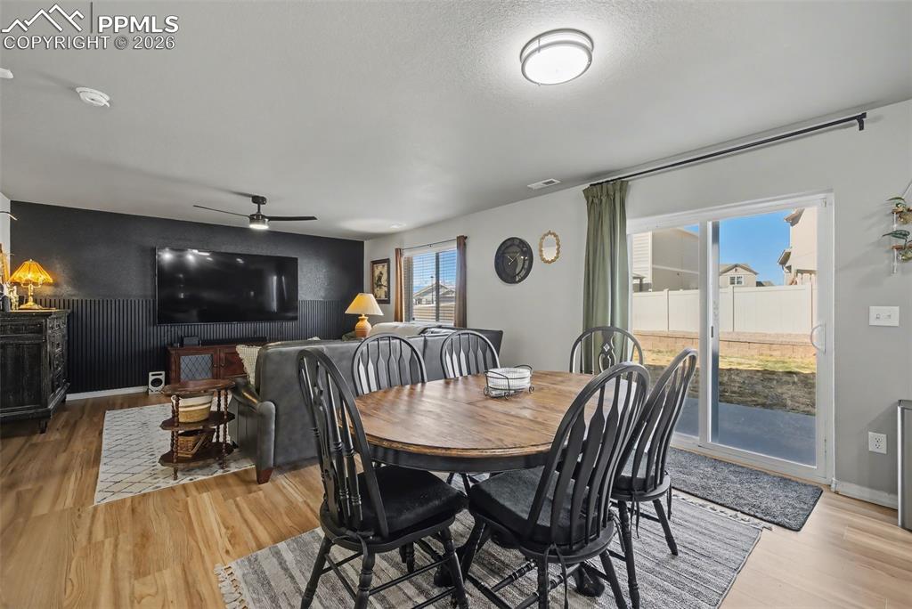 Image 9 of 39: Family Room