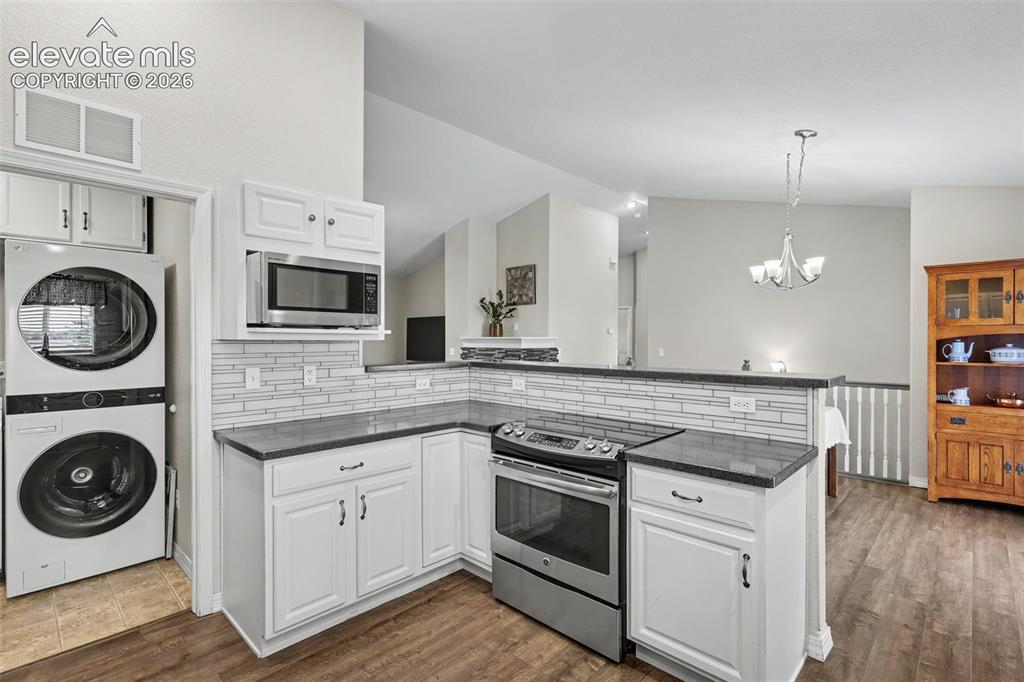Image 10 of 37: Kitchen