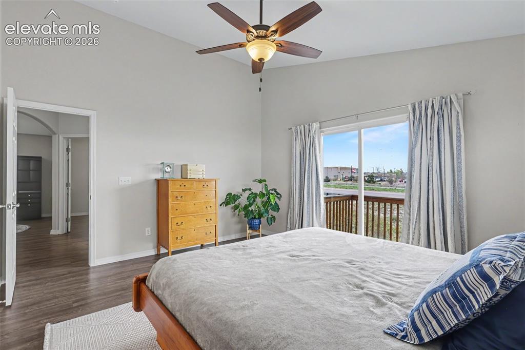 Image 19 of 37: Bedroom