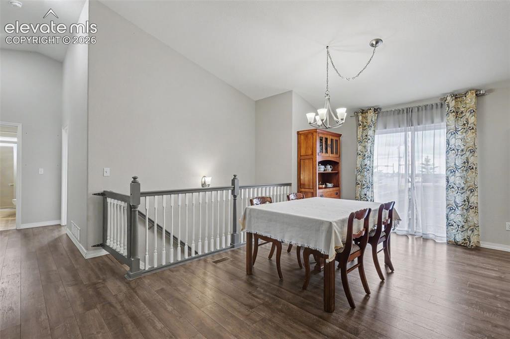 Image 7 of 37: Dining Area