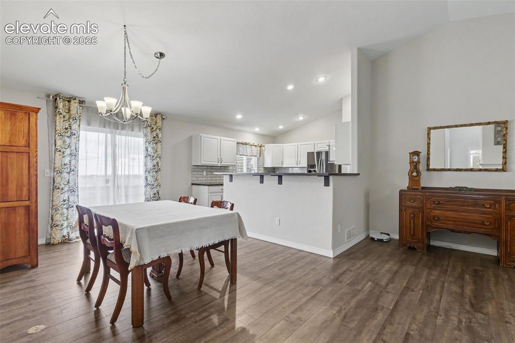 Image 8 of 37: Dining Area