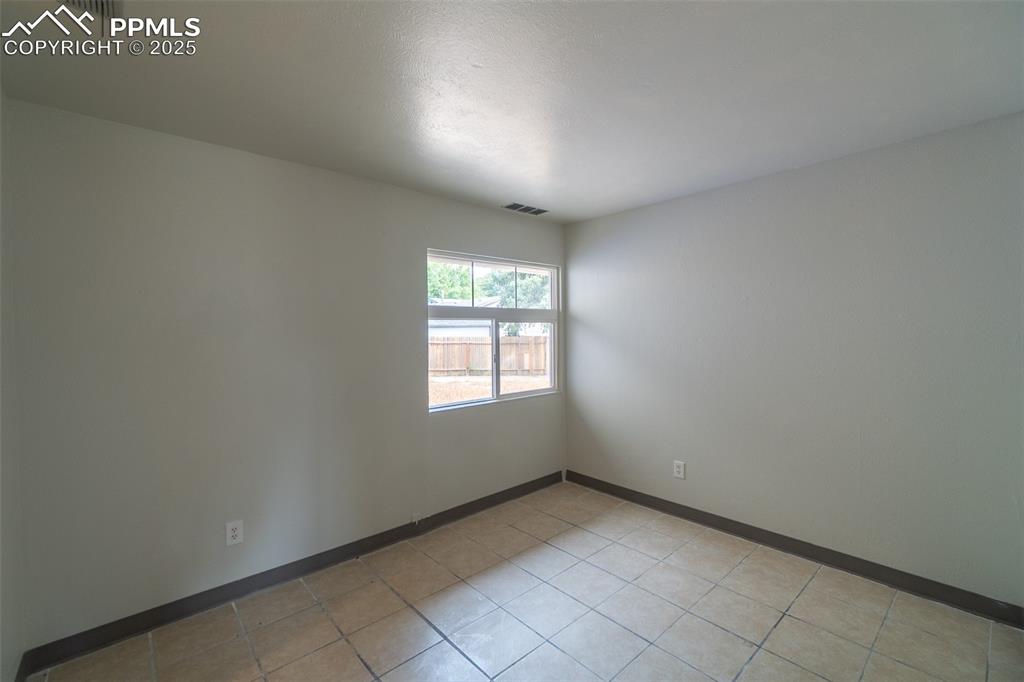 Image 21 of 35: Bedroom