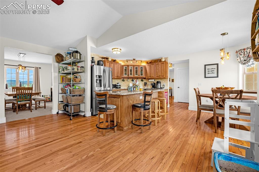 Image 10 of 44: Kitchen