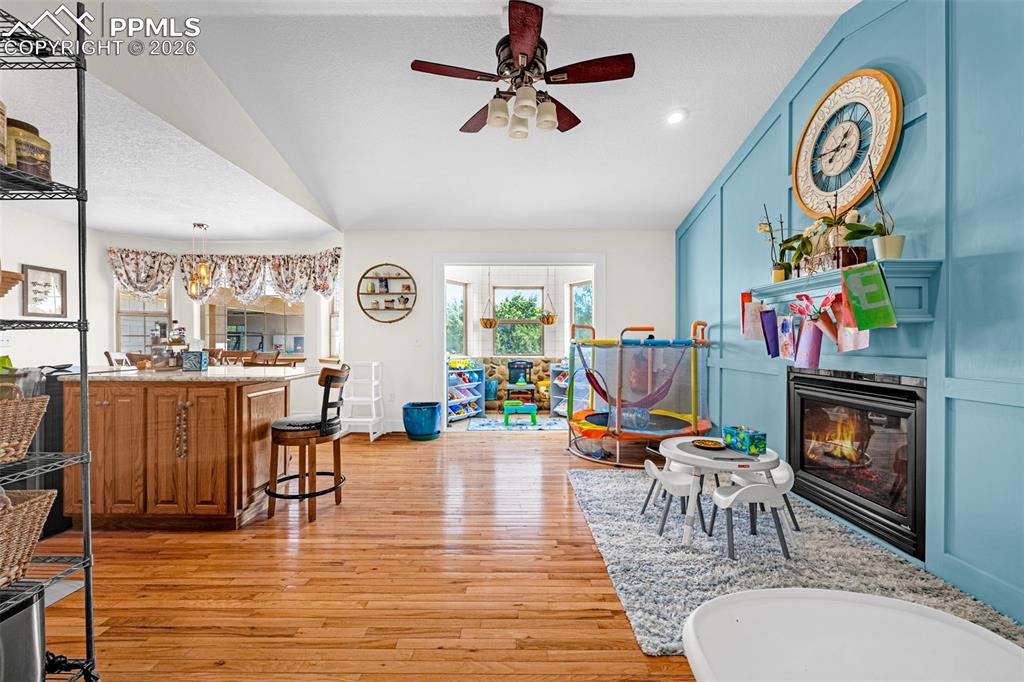 Image 12 of 44: Dining Room