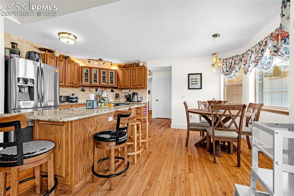 Image 13 of 44: Kitchen