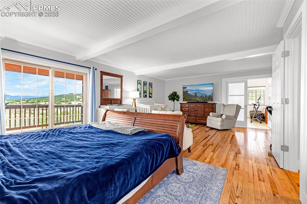 Image 17 of 44: Master Bedroom