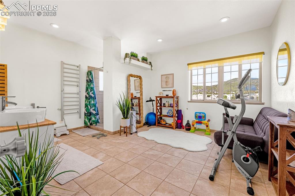 Image 23 of 44: Master Bathroom