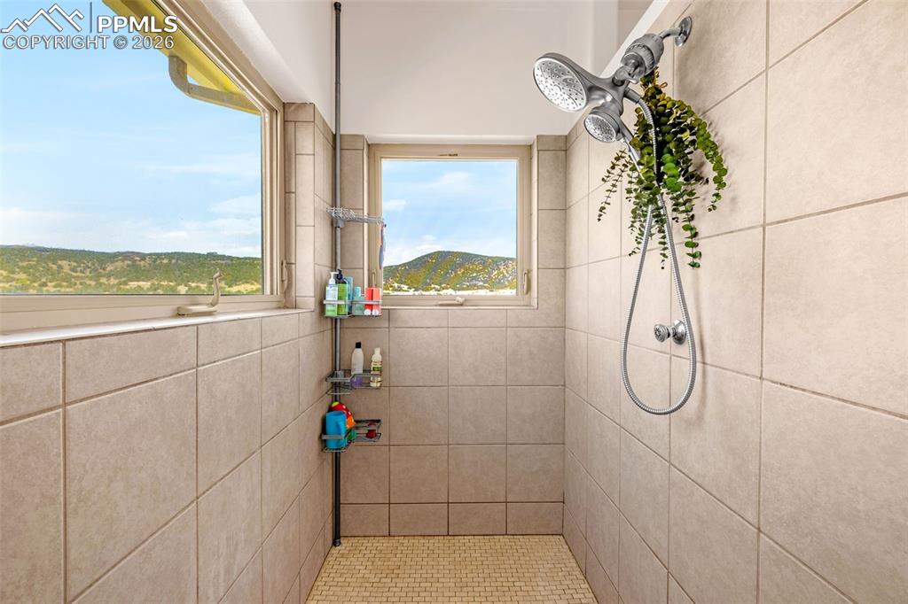 Image 26 of 44: Master Bathroom