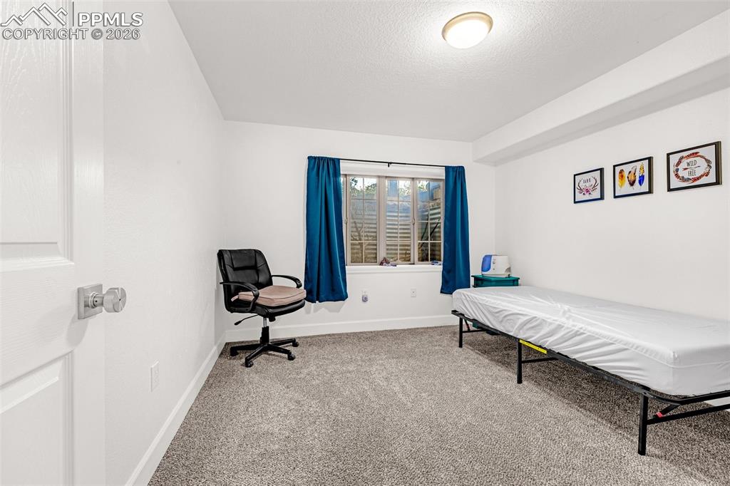 Image 31 of 44: Bedroom