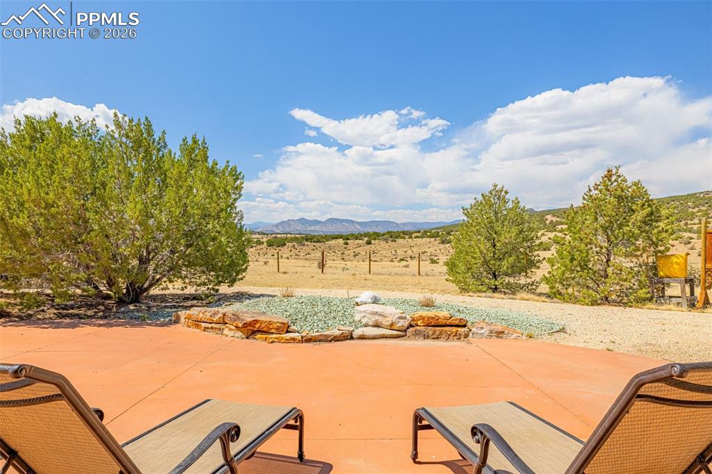 Image 36 of 44: Patio