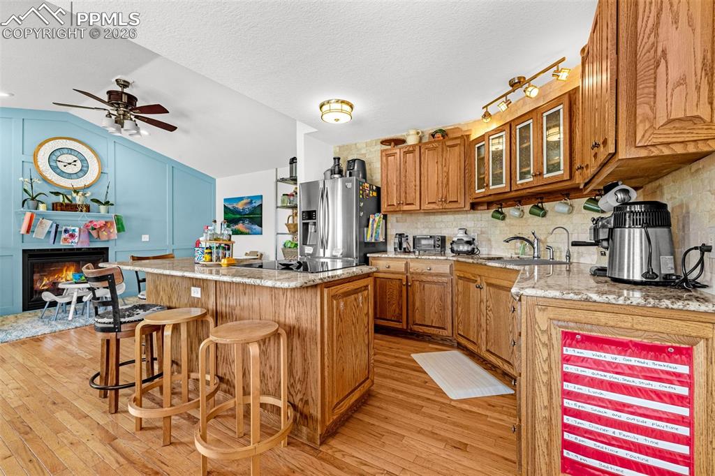 Image 9 of 44: Kitchen