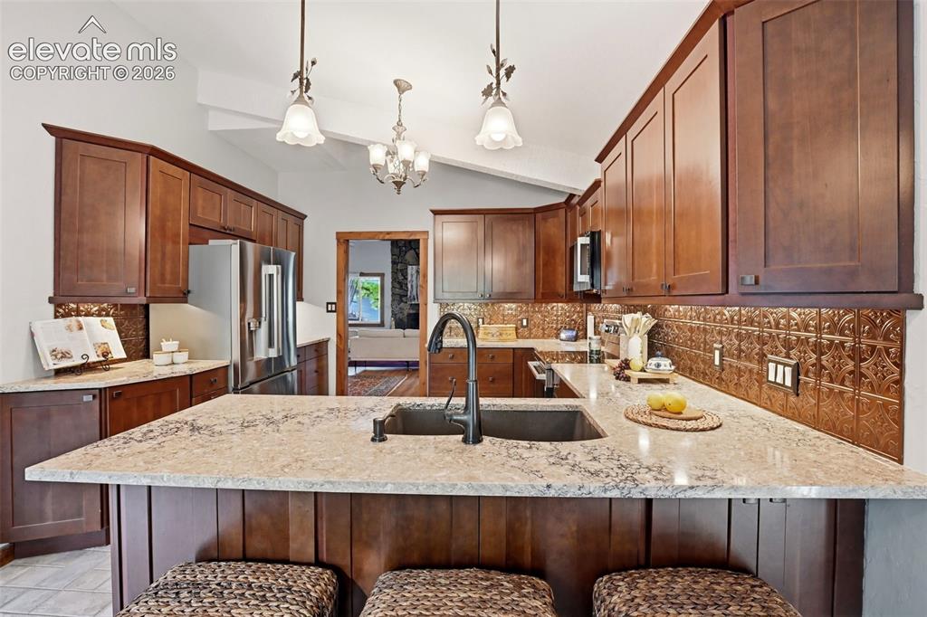 Image 11 of 50: Kitchen