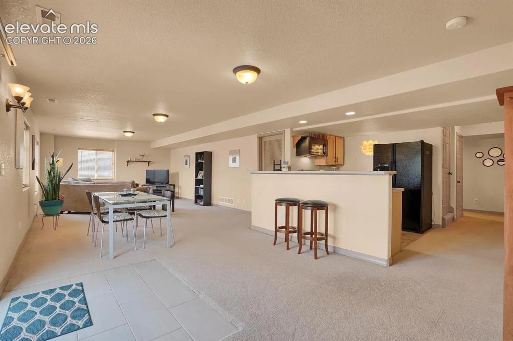 Image 8 of 31: Dining Area
