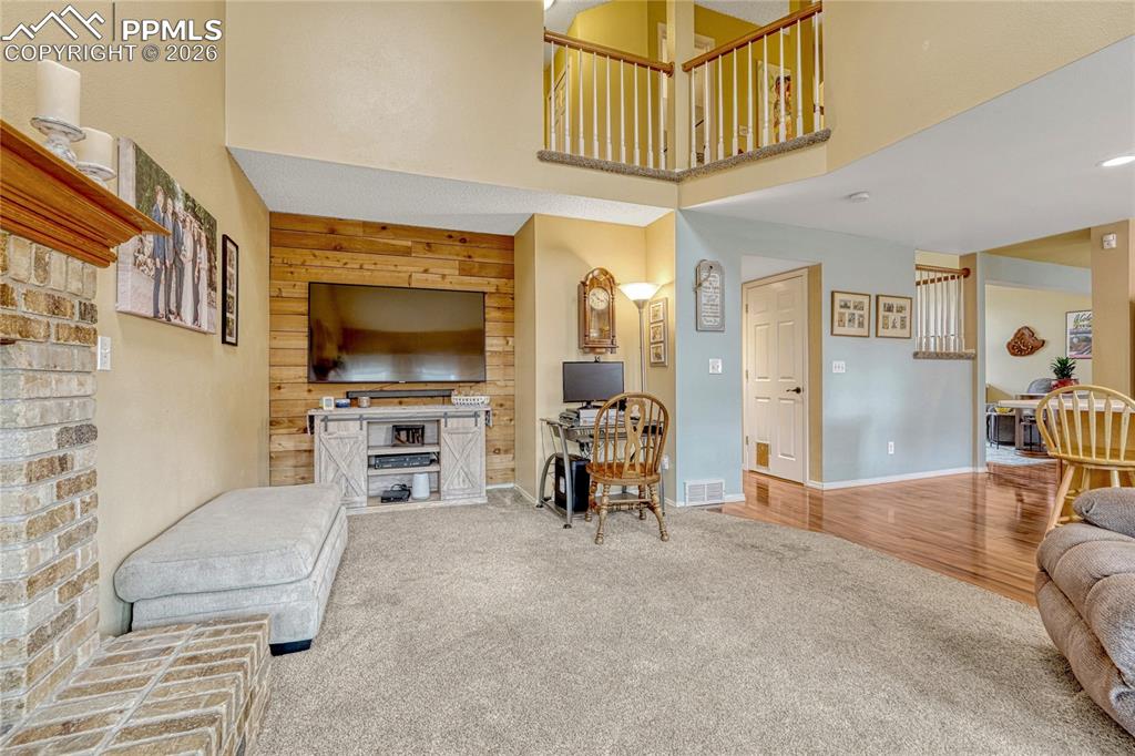 Image 16 of 49: Family Room