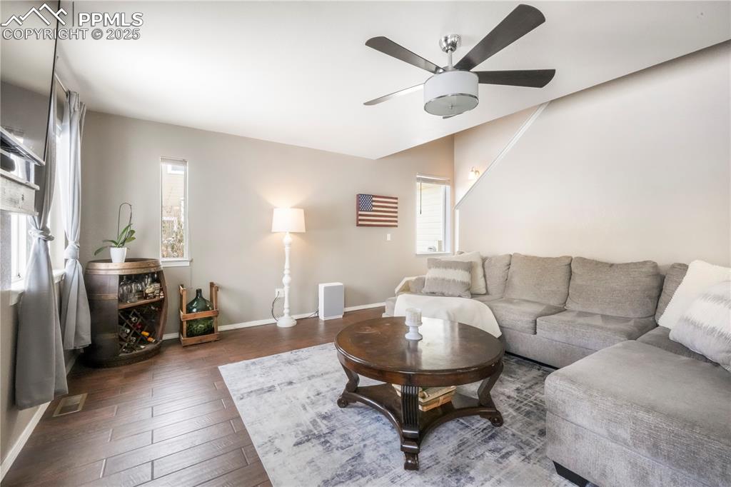 Image 13 of 50: Living Room