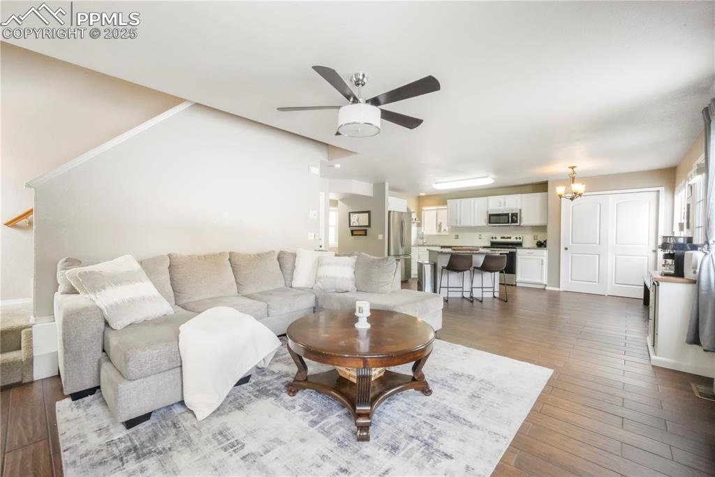 Image 14 of 50: Living Room