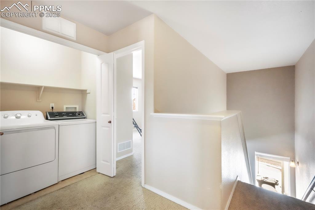 Image 30 of 50: Laundry