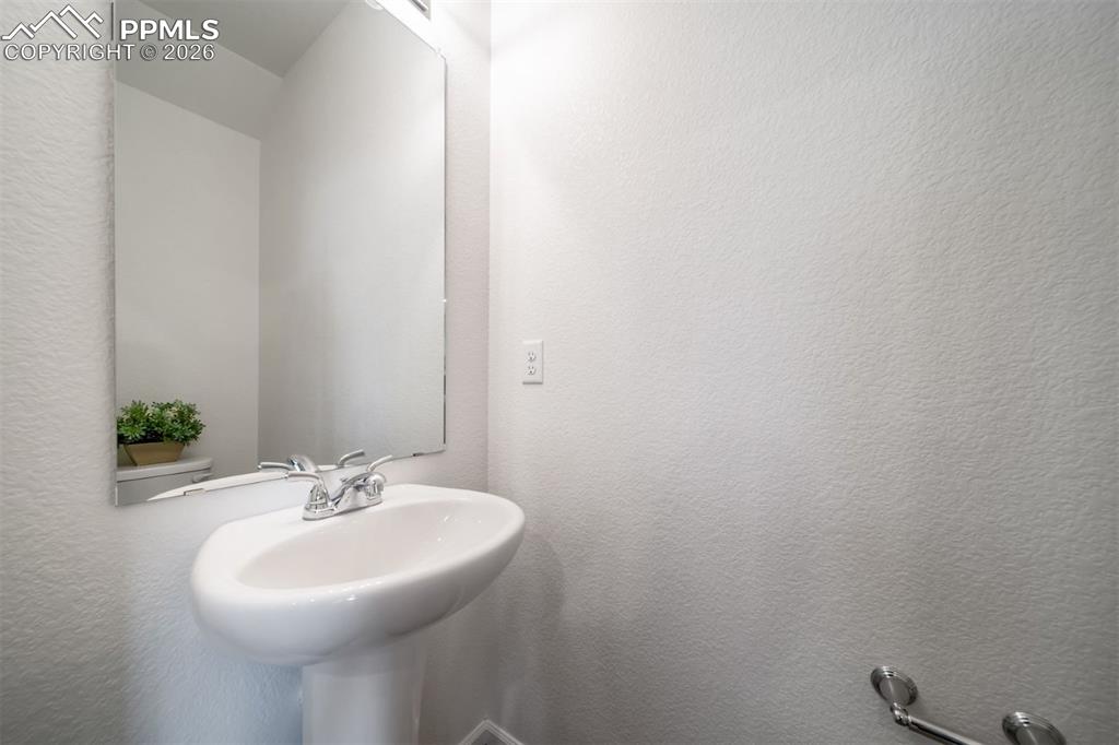 Image 16 of 22: Photos of a Model Home