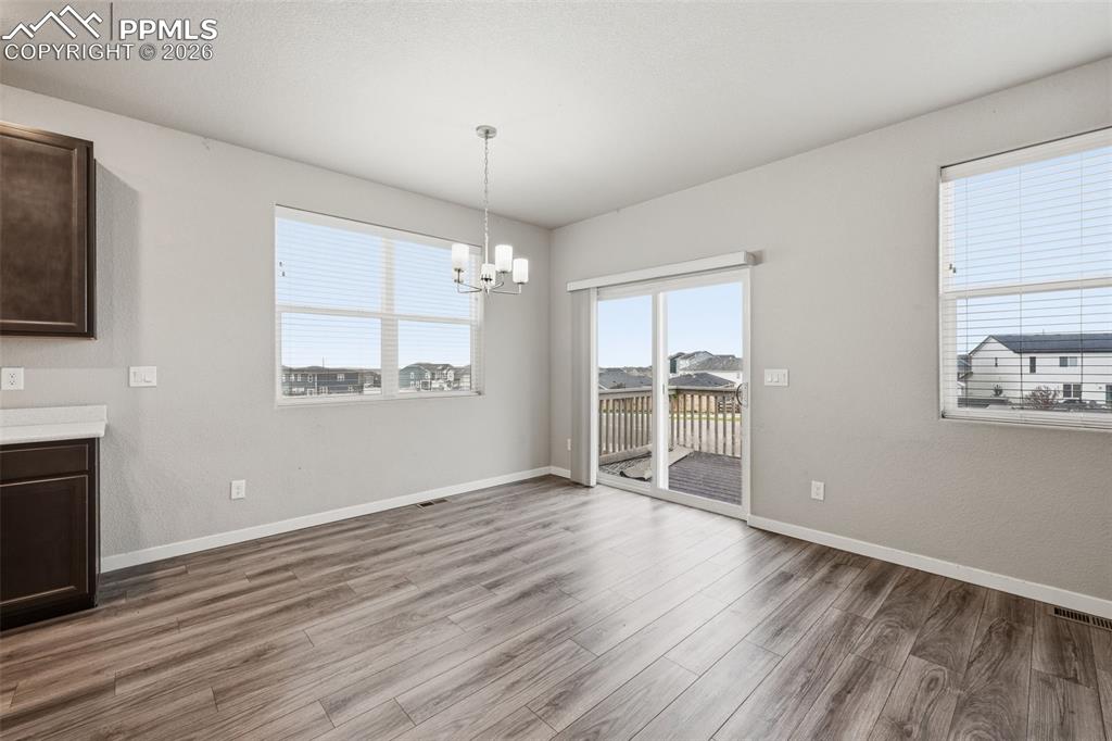 Image 11 of 46: Dining Area