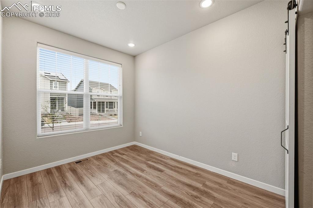 Image 14 of 46: Office