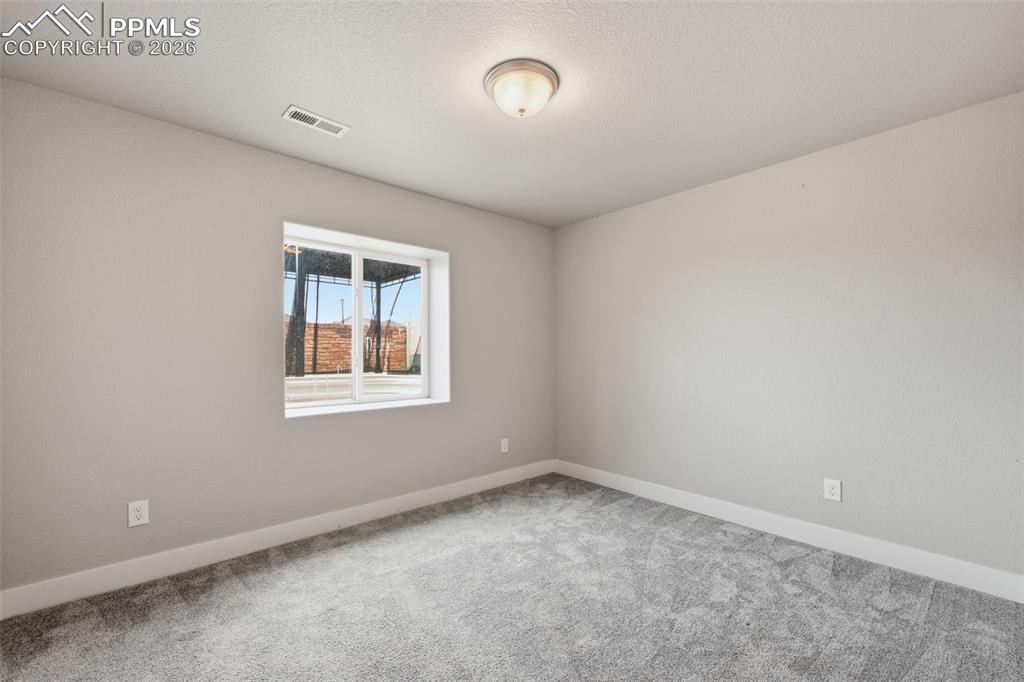 Image 30 of 46: Bedroom