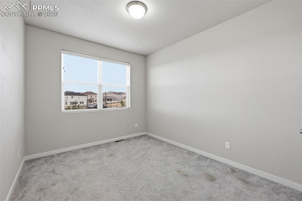 Image 34 of 46: Bedroom