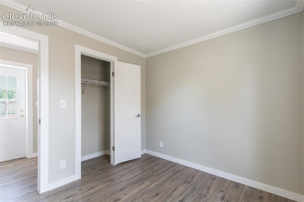 Image 14 of 33: Bedroom