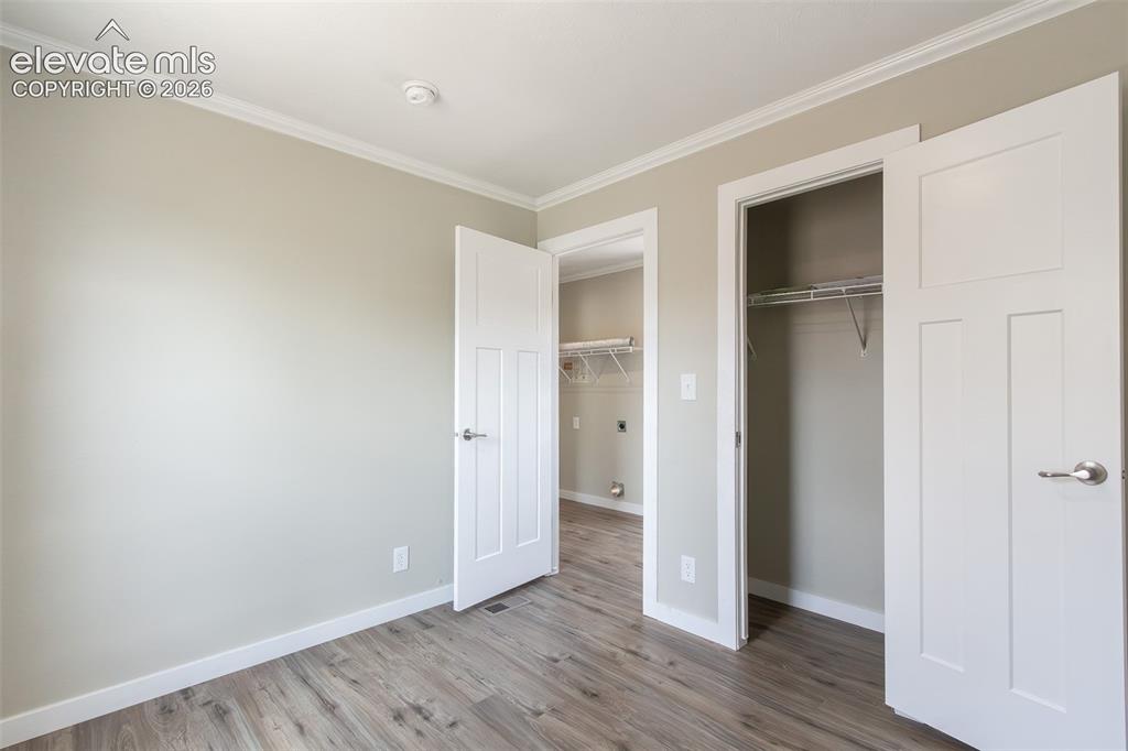Image 15 of 33: Bedroom