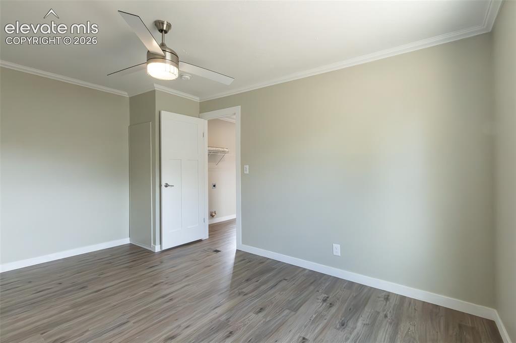 Image 19 of 33: Bedroom