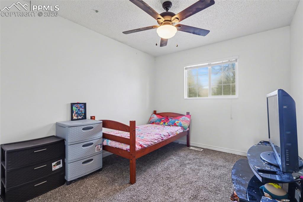 Image 16 of 35: Bedroom