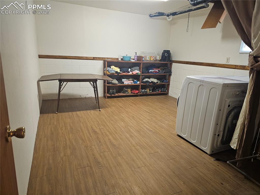 Image 15 of 25: Storage