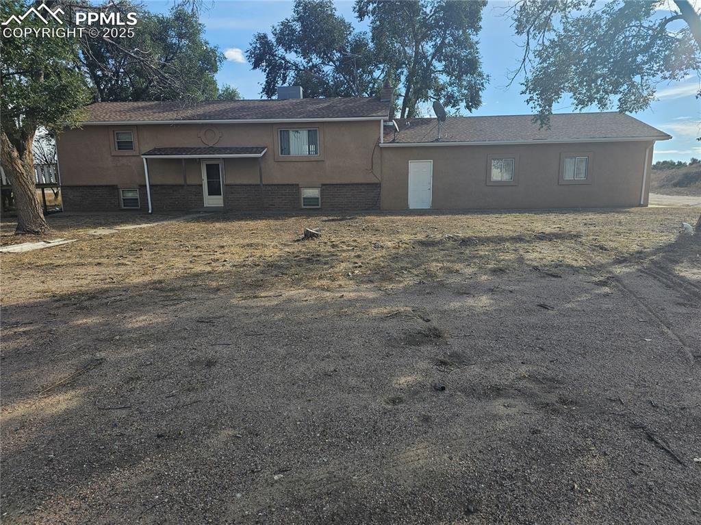 Image 17 of 25: Back of Structure