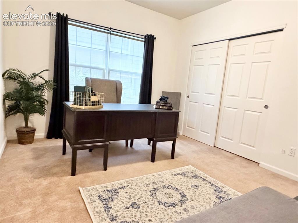 Image 14 of 16: Bedroom
