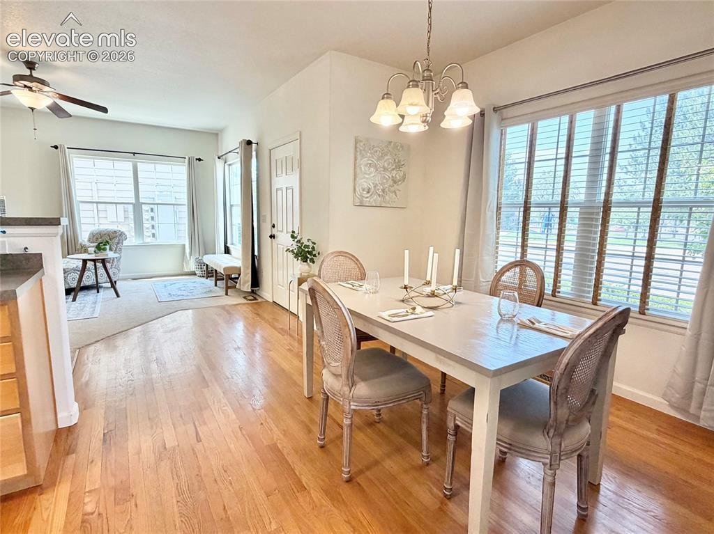 Image 6 of 16: Dining Area