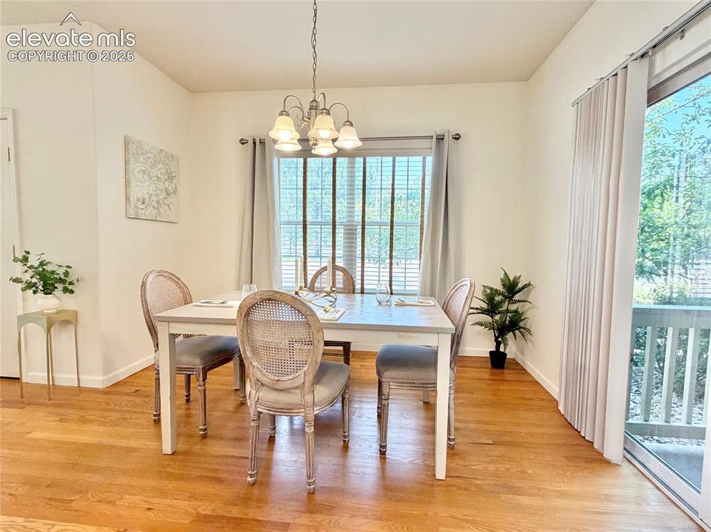 Image 7 of 16: Dining Area