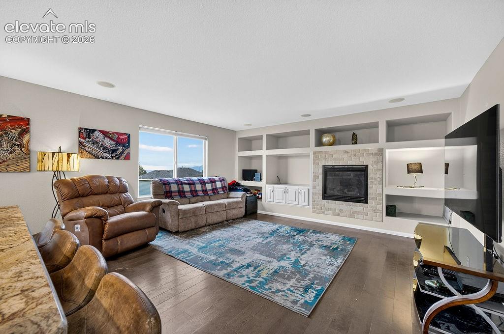 Image 15 of 48: Living Room