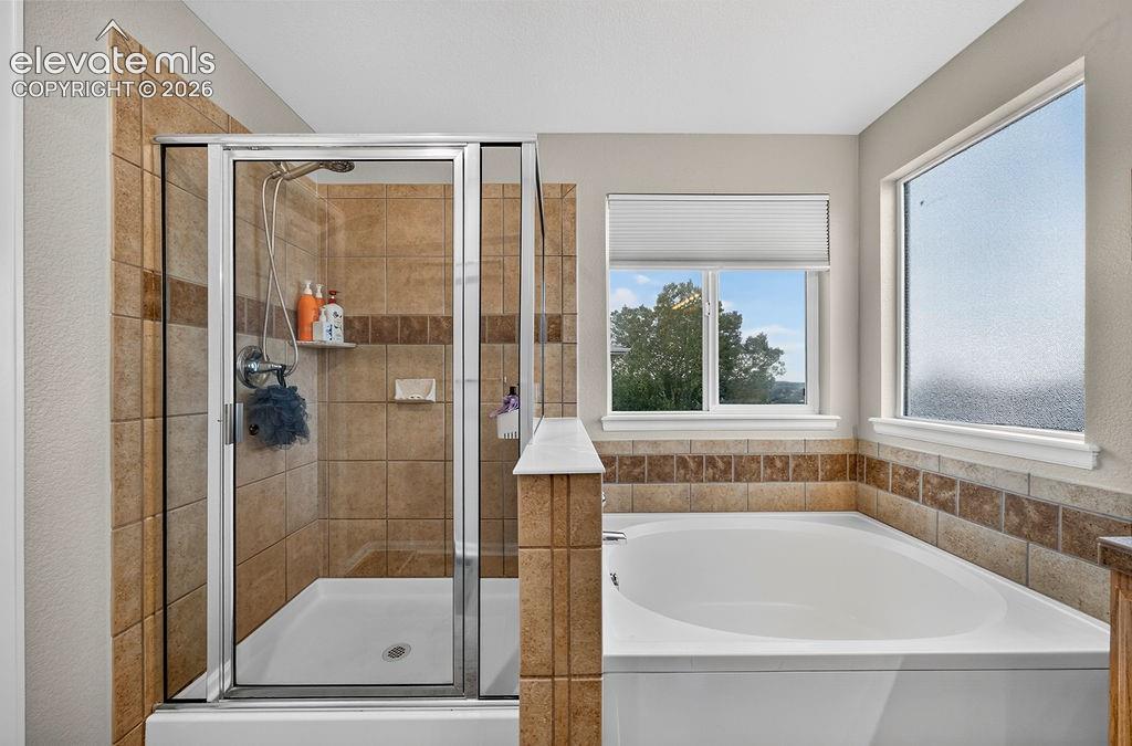 Image 26 of 48: Bathroom